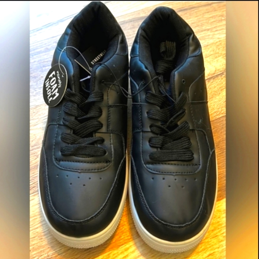 👟 Urban Planet Platform Black & White Sneakers